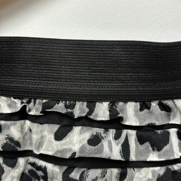 F.L.P. Faith, Love & Passion black and white Skirt size L with elastic waist - Picture 5 of 7